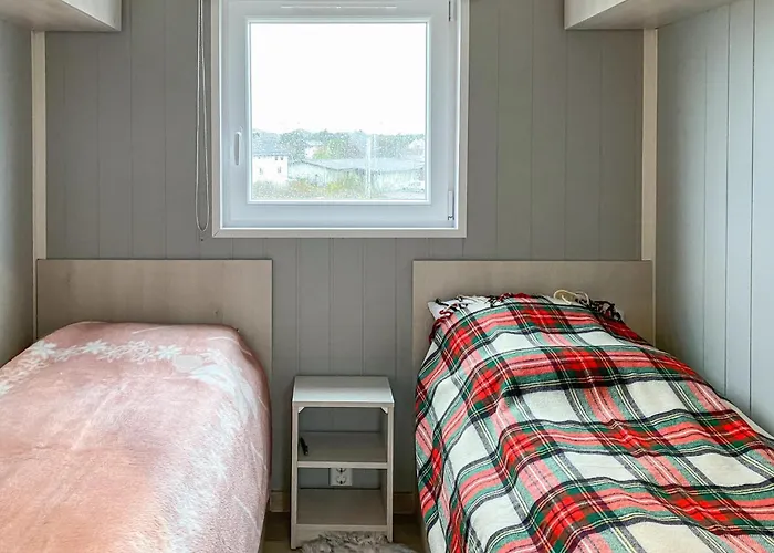 Lovely In With Kitchen * Smola